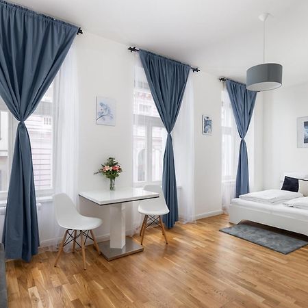 Stay2Gether Blue Vibe Studio - Metro Florenc Prague Exterior photo